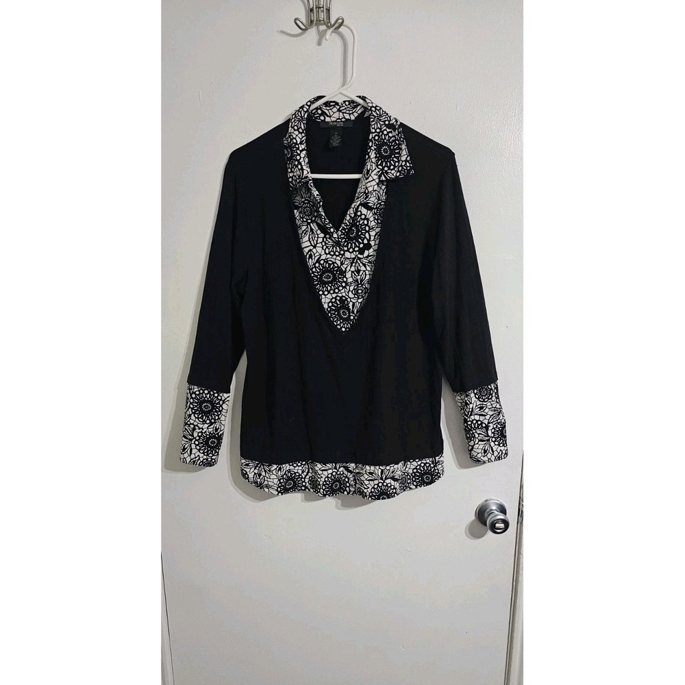 Style & Co Women's Knit Top Size IX Long Sleeve Black White Floral V Neck Career